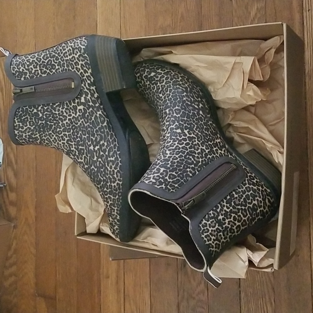 Like New Lucky Brand Basel H20 Ankle Rain Boot